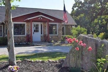 Green Tree Love Shacks Hotel Eureka Springs Exterior photo