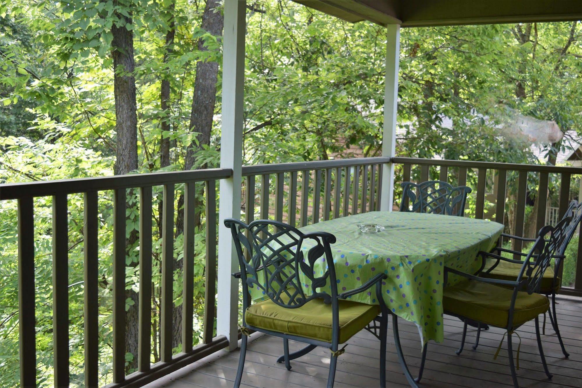 Green Tree Love Shacks Hotel Eureka Springs Exterior photo
